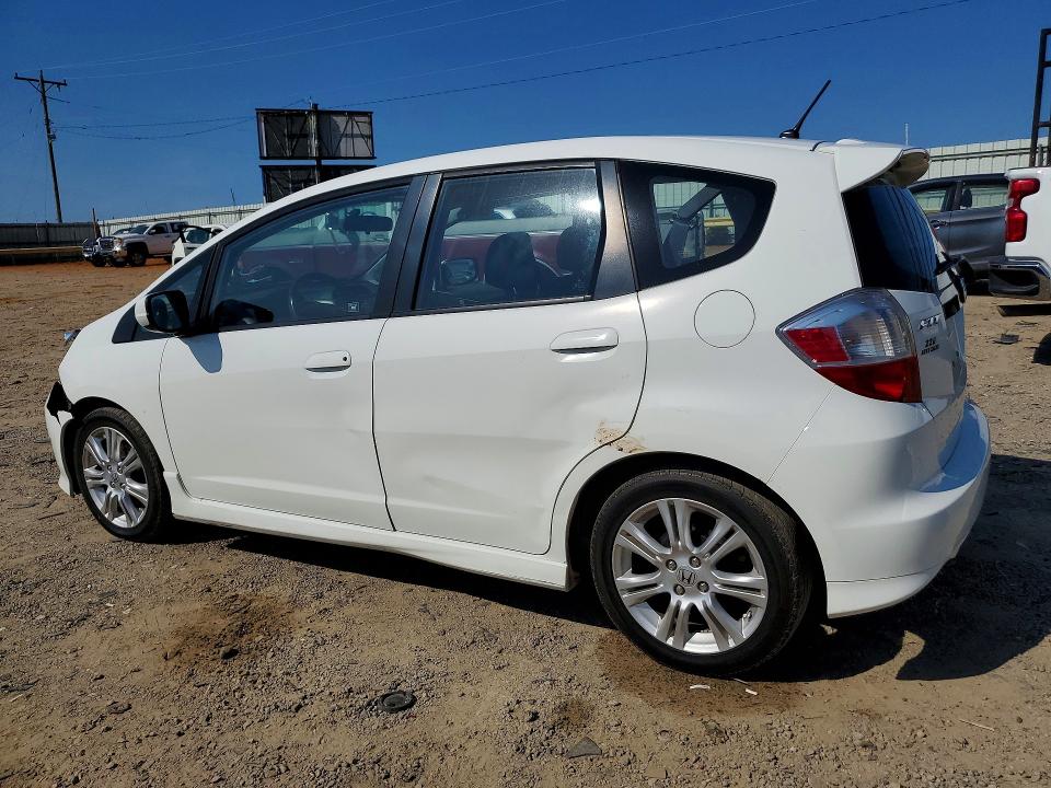Photo 2 from auction – 2011 HONDA FIT with VIN JHMGE8H59BC015496
