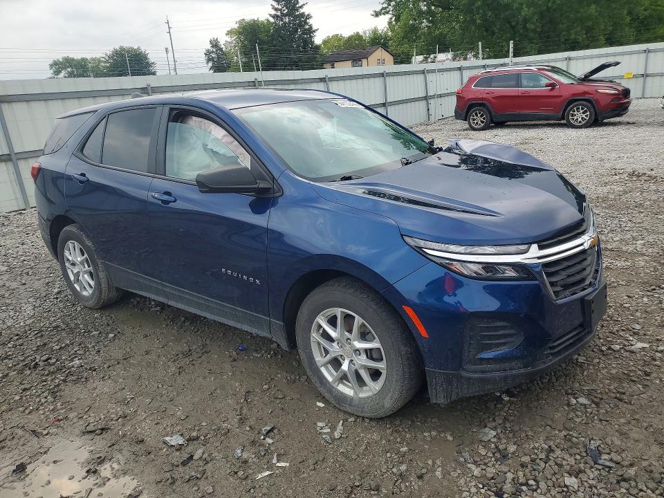 Photo 4 from auction – 2022 CHEVROLET EQUINOX with VIN 3GNAXHEV8NS181584