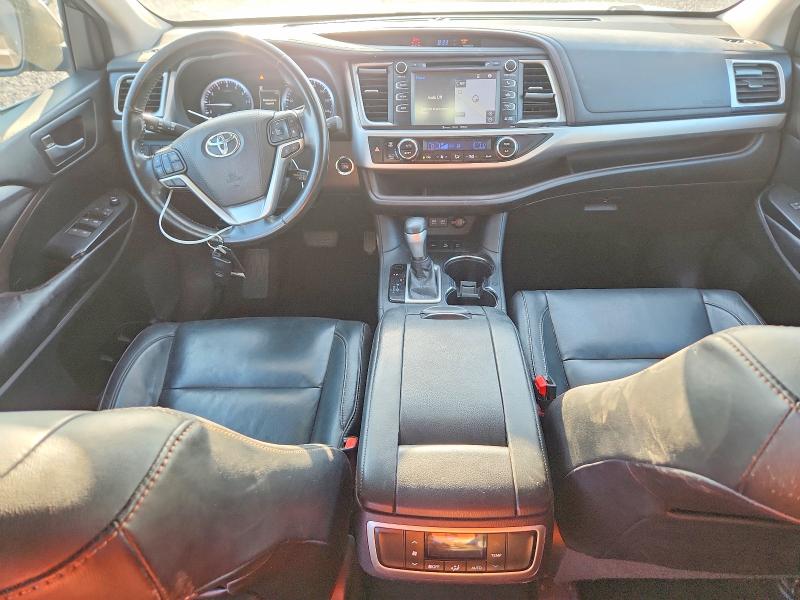 Photo 8 from auction – 2017 TOYOTA HIGHLANDER with VIN 5TDJZRFH7HS472457