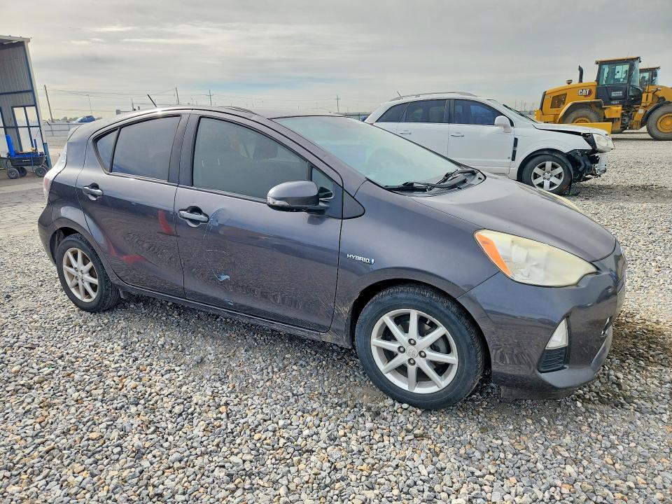 Photo 4 from auction – 2012 TOYOTA PRIUS C with VIN JTDKDTB32C1010128