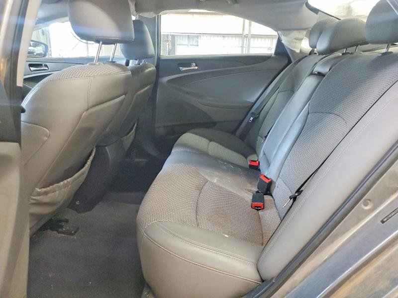Photo 10 from auction – 2011 HYUNDAI SONATA with VIN 5NPEC4AC6BH223811