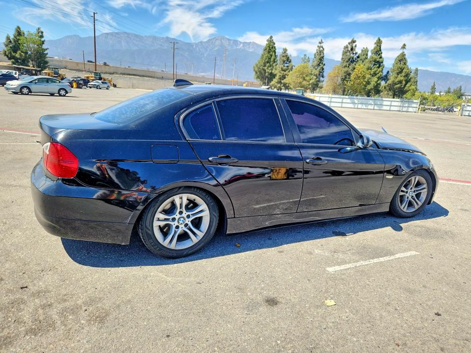 Photo 3 from auction – 2008 BMW 328 with VIN WBAVA37588NL18014