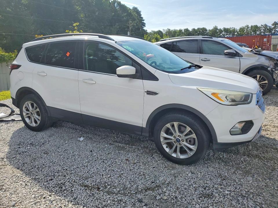 Photo 4 from auction – 2017 FORD ESCAPE with VIN 1FMCU9GD5HUA35129