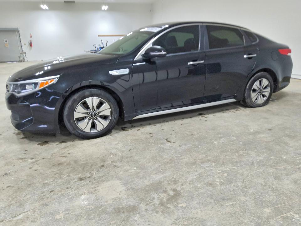 KIA OPTIMA 2017 مع رقم تعريف المركبة KNAGT4LE6H5008992 - صورة من المزاد