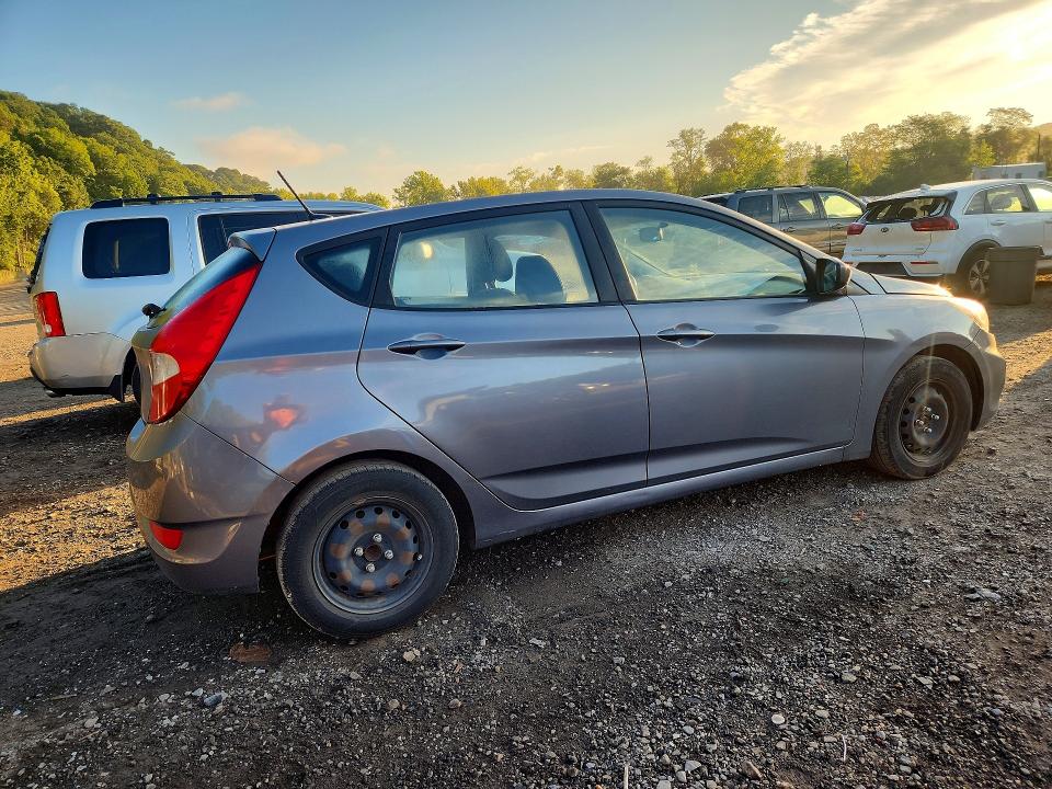 Photo 3 from auction – 2017 HYUNDAI ACCENT with VIN KMHCT5AE7HU320069