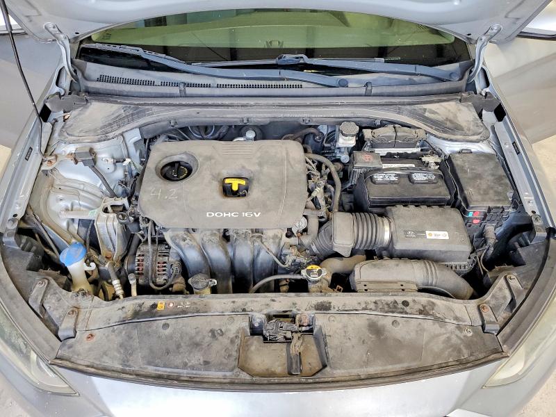 Photo 11 from auction – 2017 HYUNDAI ELANTRA with VIN 5NPD74LF8HH137397