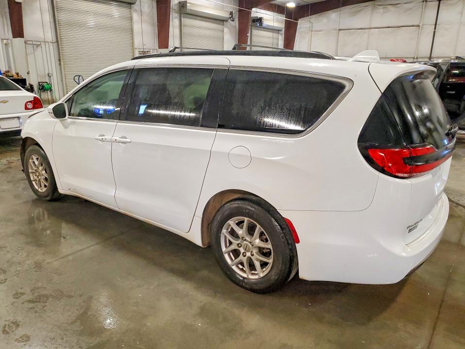 Photo 2 from auction – 2022 CHRYSLER PACIFICA with VIN 2C4RC1BG3NR179274
