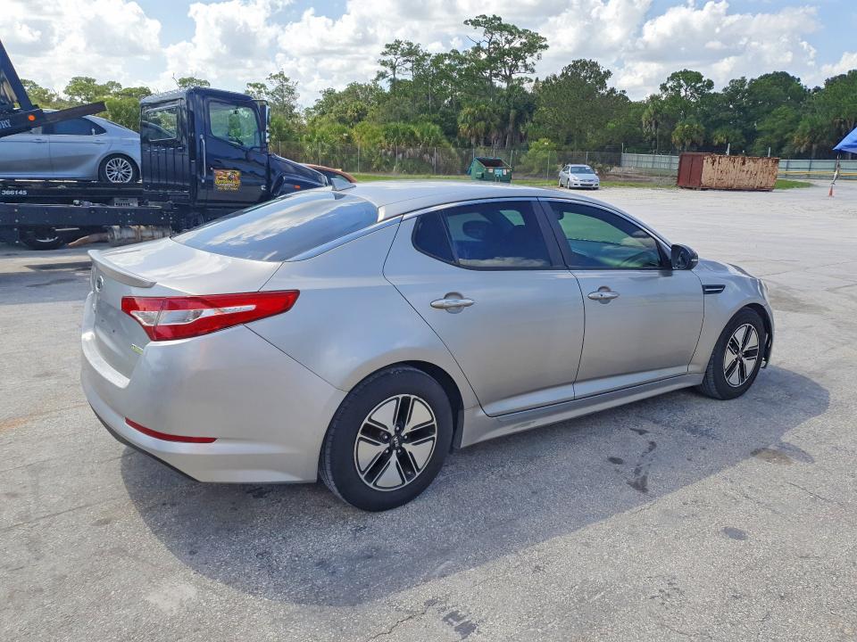 Photo 3 from auction – 2011 KIA OPTIMA HYBRID with VIN KNAGM4AD5B5004737
