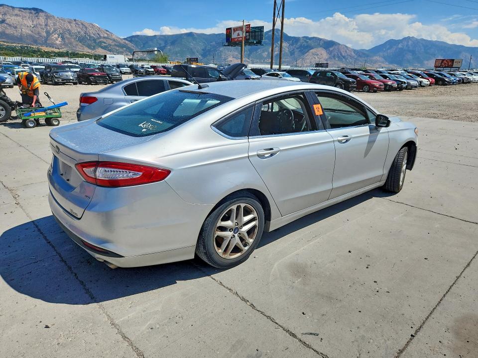 Photo 3 from auction – 2016 FORD FUSION with VIN 3FA6P0H72GR369367