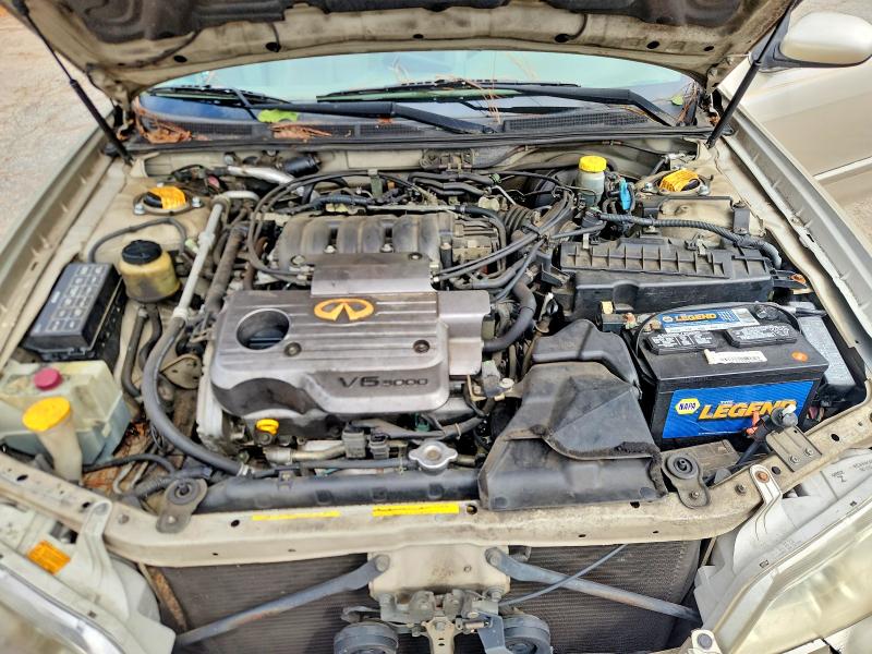 Photo 11 from auction – 2000 INFINITI I30 with VIN JNKCA31A6YT109977