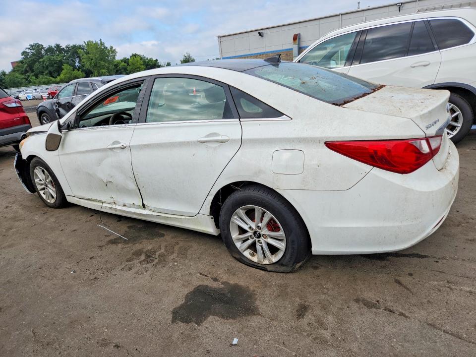 Photo 2 from auction – 2012 HYUNDAI SONATA with VIN 5NPEB4AC3CH347880