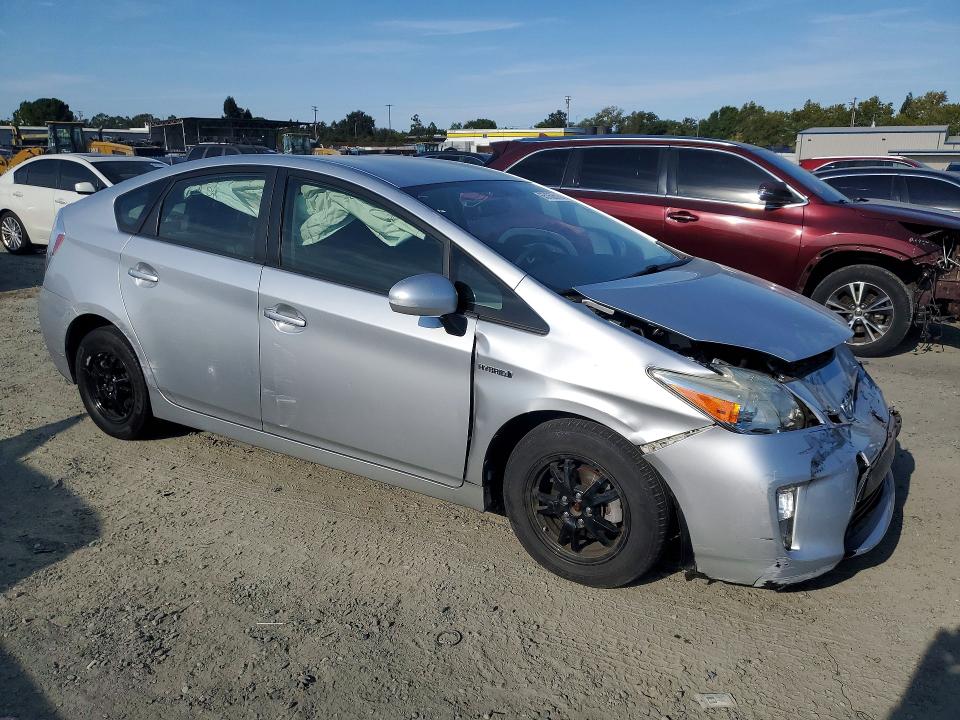 Photo 4 from auction – 2014 TOYOTA PRIUS with VIN JTDKN3DUXE1750869