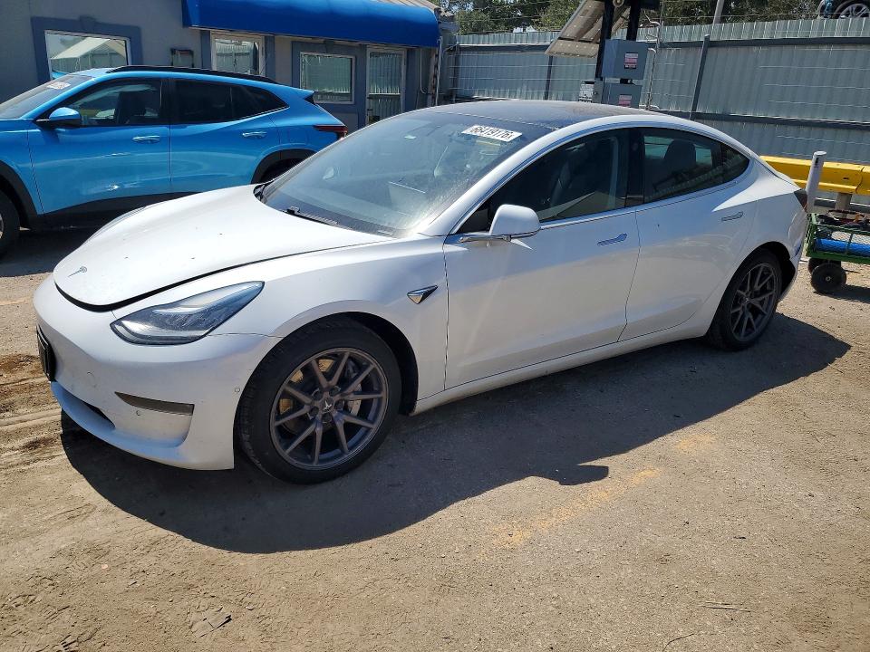 TESLA MODEL 3 2020 с VIN 5YJ3E1EB0LF665145 - Снимка от търг
