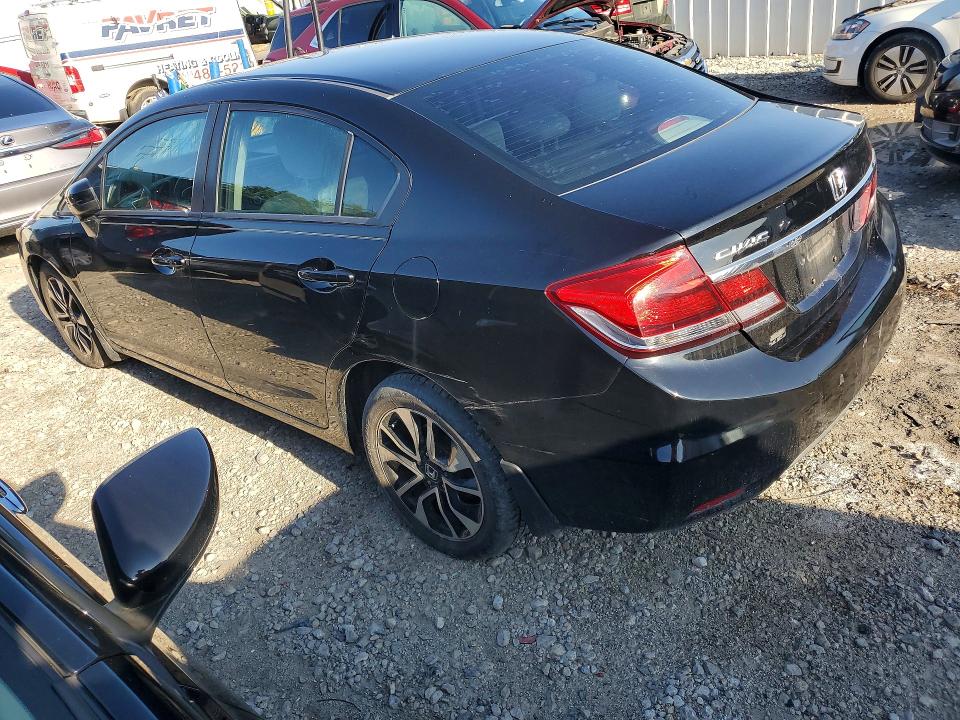 Снимка 2 от търг – 2015 HONDA CIVIC с VIN 19XFB2F83FE025746
