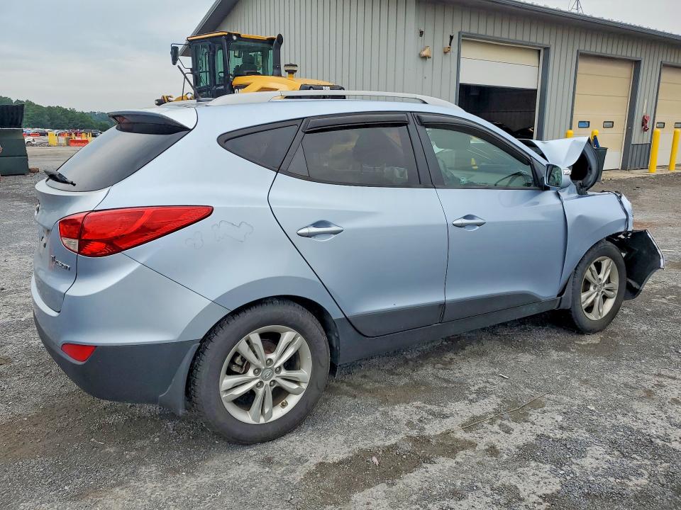 Photo 3 from auction – 2012 HYUNDAI TUCSON with VIN KM8JU3AC4CU513571