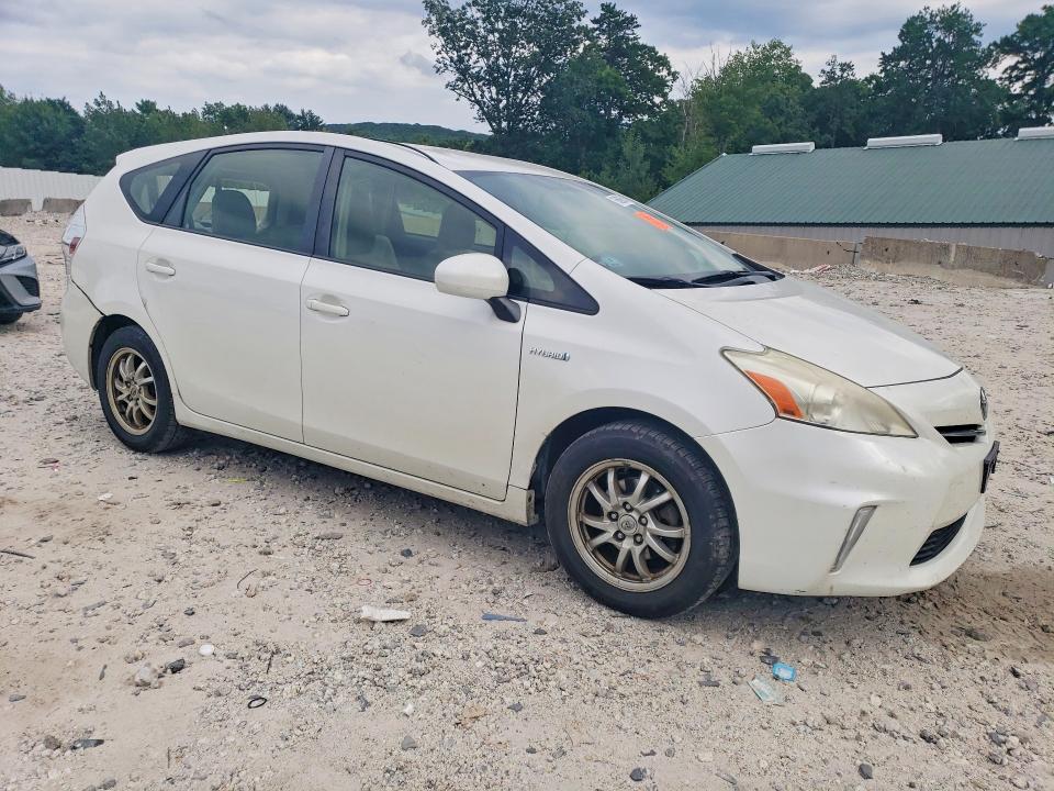Photo 4 from auction – 2013 TOYOTA PRIUS V with VIN JTDZN3EUXD3230865