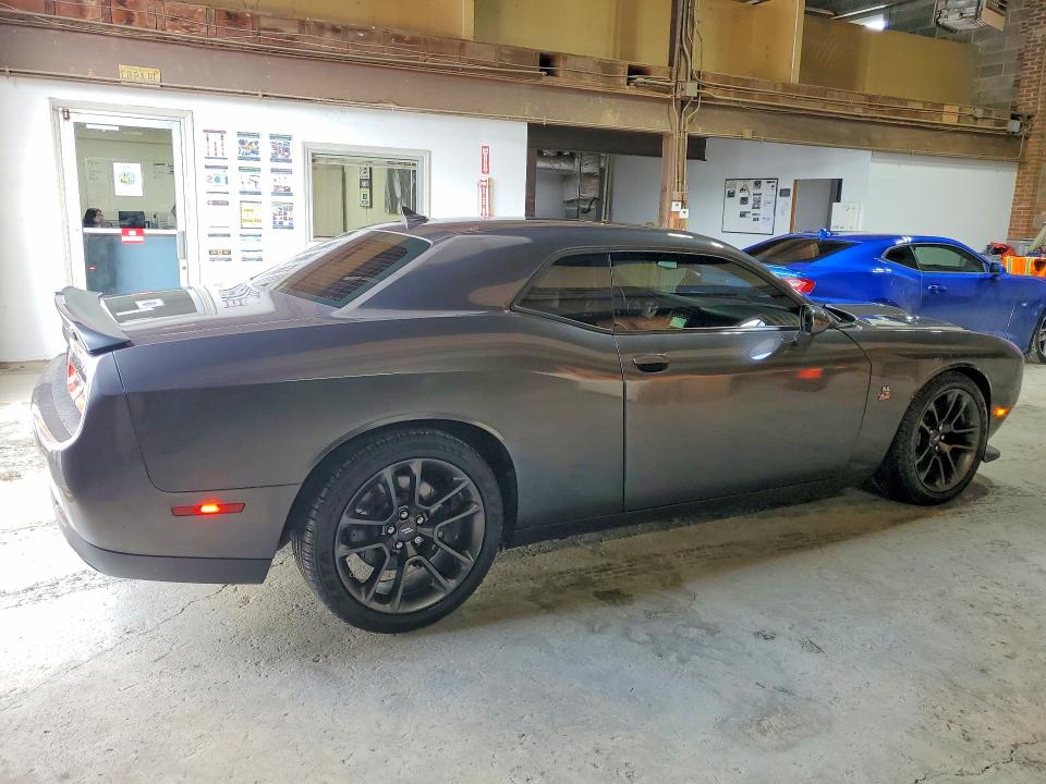 Photo 3 from auction – 2021 DODGE CHALLENGER with VIN 2C3CDZFJ0MH586906