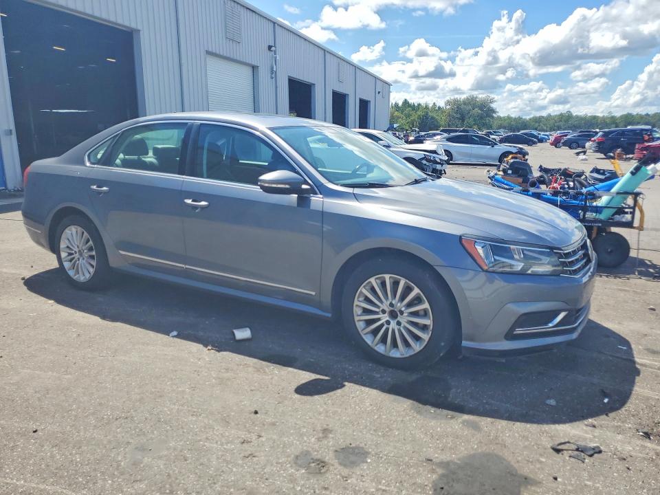 Foto 4 de la subasta – 2016 VOLKSWAGEN PASSAT con VIN 1VWBT7A30GC030526