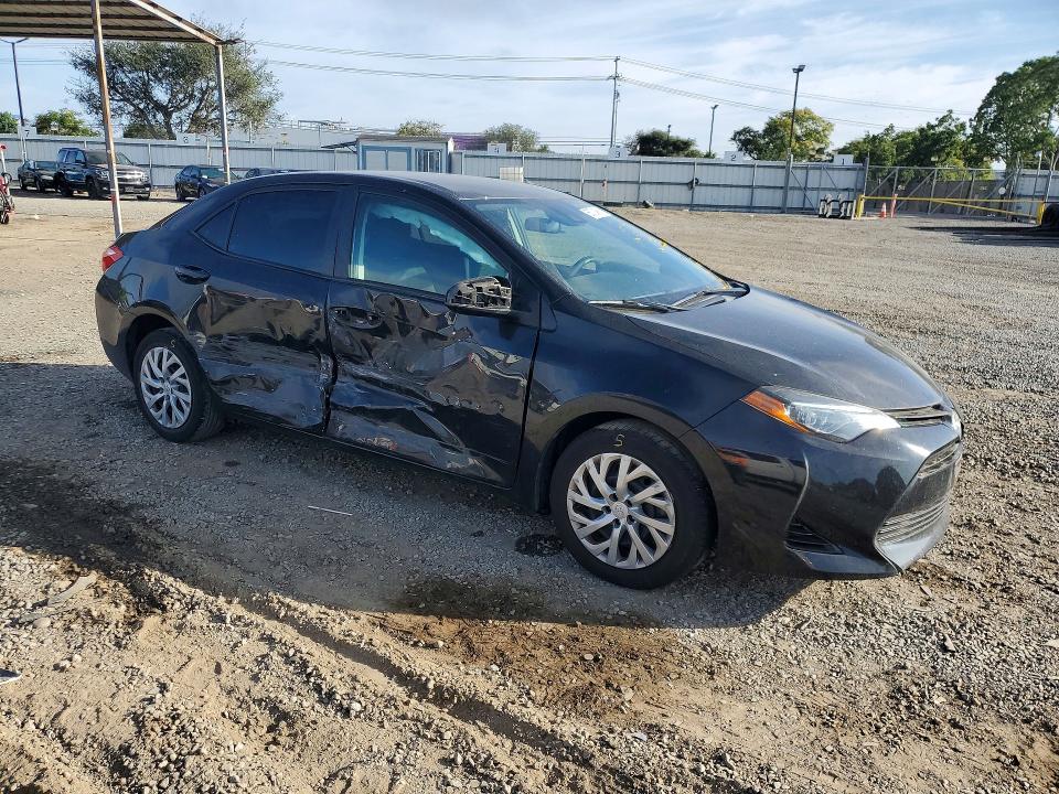 Photo 4 from auction – 2018 TOYOTA COROLLA with VIN 2T1BURHE6JC107787
