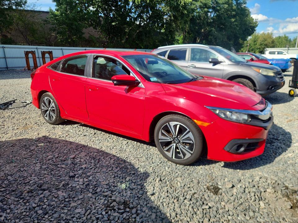 Photo 4 from auction – 2017 HONDA CIVIC with VIN 2HGFC1F30HH630313