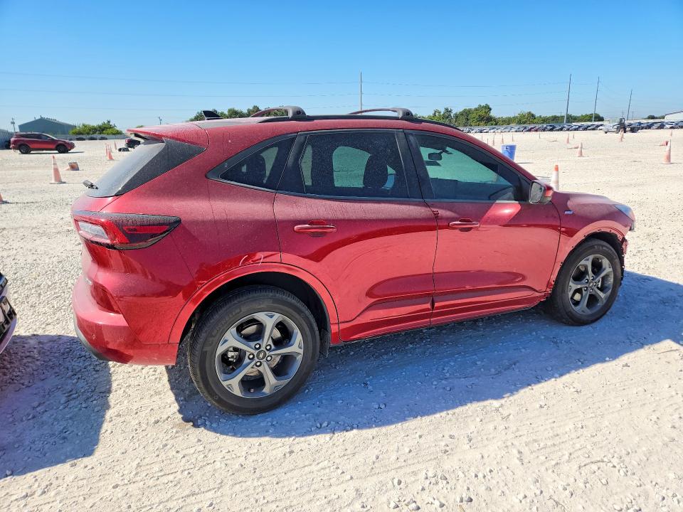 Photo 3 from auction – 2023 FORD ESCAPE with VIN 1FMCU9NA0PUA73990