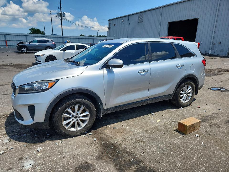 KIA SORENTO 2019 с VIN 5XYPG4A30KG594306 - Снимка от търг