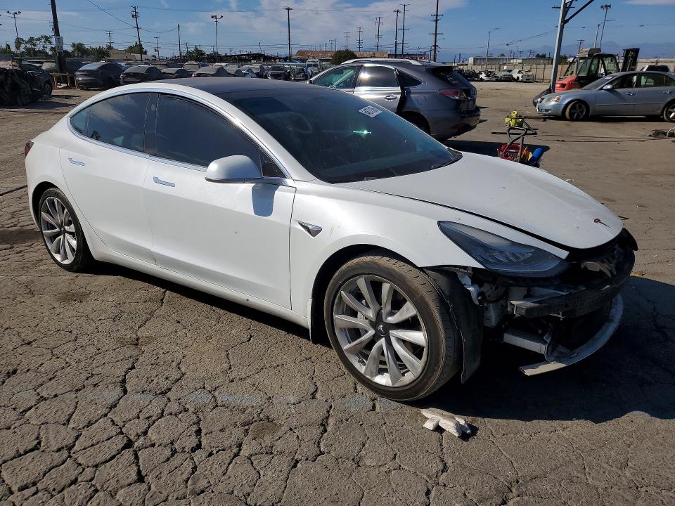 Photo 4 from auction – 2018 TESLA MODEL 3 with VIN 5YJ3E1EBXJF088721