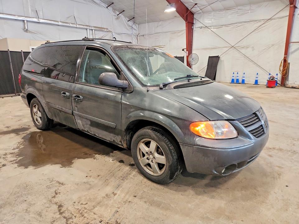 Photo 4 from auction – 2005 DODGE GRAND CARAVAN with VIN 2D4GP44L85R200159