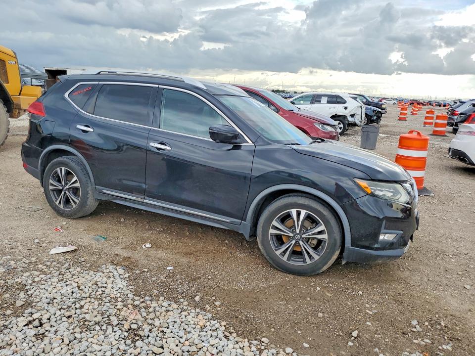 Photo 4 from auction – 2017 NISSAN ROGUE with VIN JN8AT2MT9HW406870