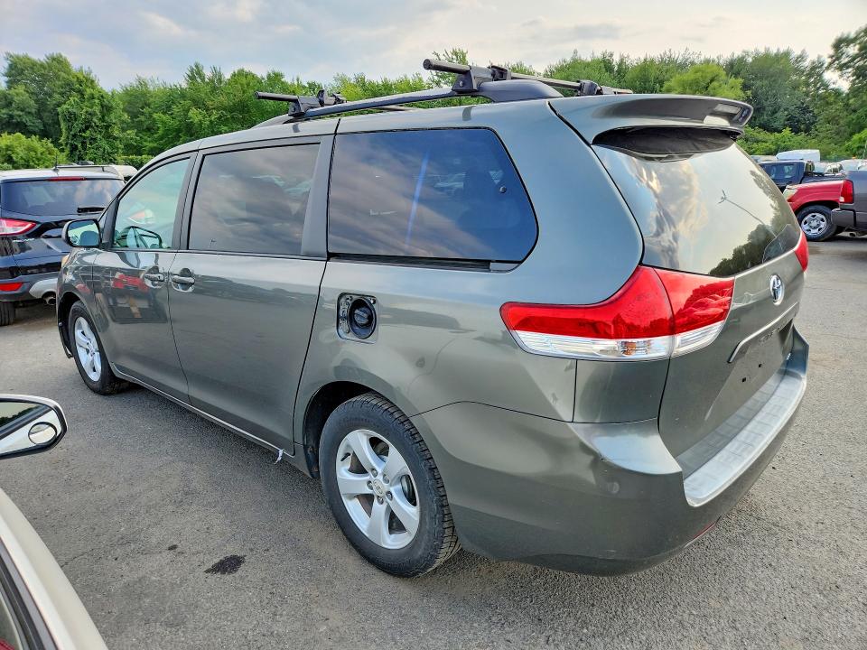 Photo 2 from auction – 2011 TOYOTA SIENNA with VIN 5TDKK3DC0BS103959