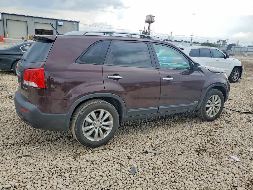 Photo 3 from auction – 2011 KIA SORENTO with VIN 5XYKUDA25BG124234