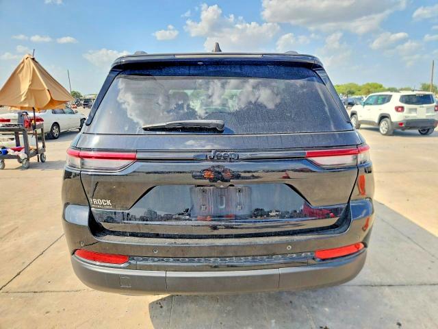 Photo 6 from auction – 2023 JEEP GRAND CHEROKEE with VIN 1C4RJGAG3PC520596