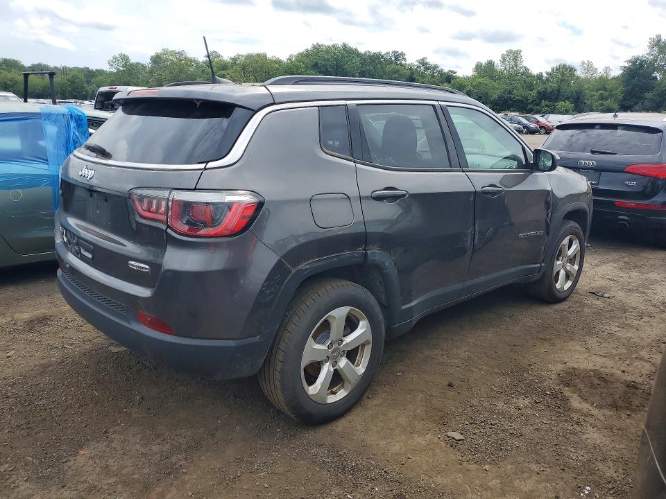 Photo 3 from auction – 2018 JEEP COMPASS with VIN 3C4NJDBB2JT399149