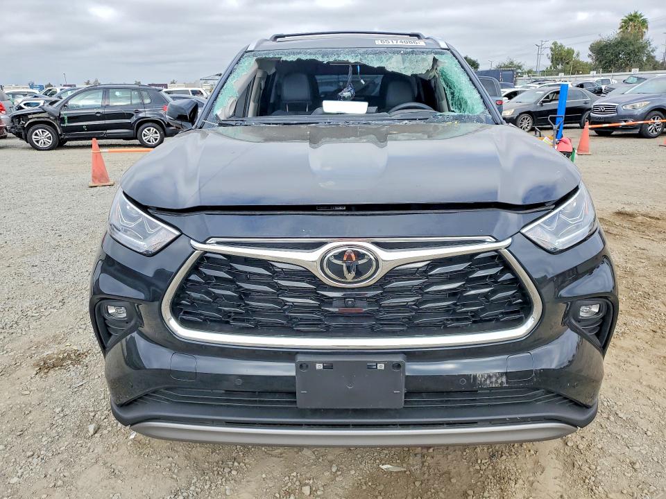Photo 5 from auction – 2026 TOYOTA HIGHLANDER HYBRID with VIN 5TDEBRCH5TS717761