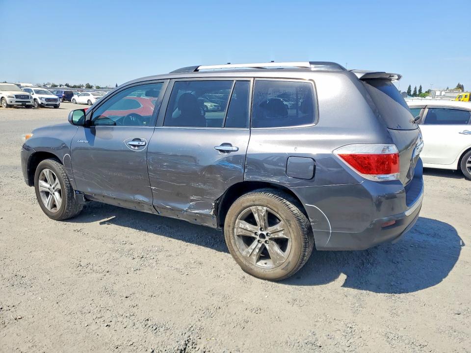 Photo 2 from auction – 2011 TOYOTA HIGHLANDER with VIN 5TDDK3EH2BS078291