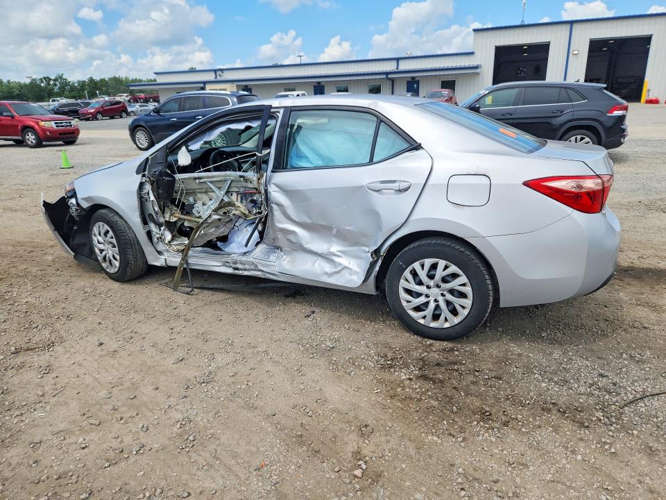 Photo 2 from auction – 2018 TOYOTA COROLLA with VIN 2T1BURHE9JC047973