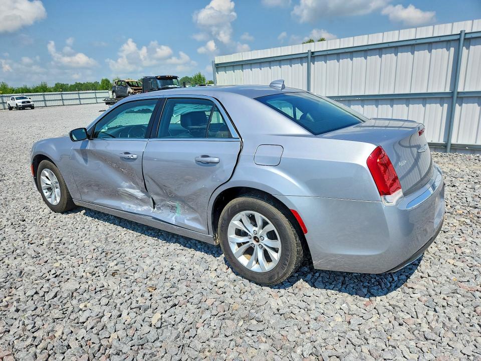 Photo 2 from auction – 2016 CHRYSLER 300 with VIN 2C3CCAAG7GH252375