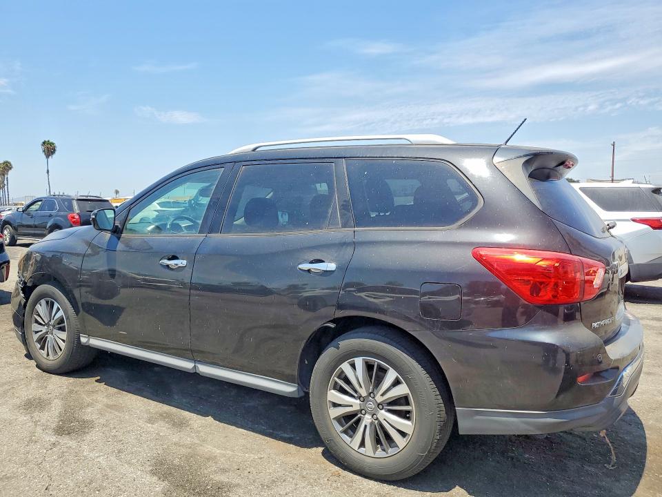 Photo 2 from auction – 2017 NISSAN PATHFINDER with VIN 5N1DR2MN2HC678179