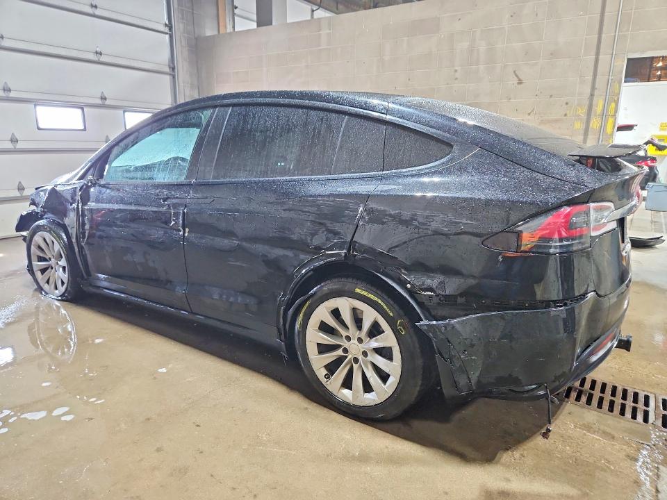 Photo 2 from auction – 2018 TESLA MODEL X with VIN 5YJXCAE26JF104047