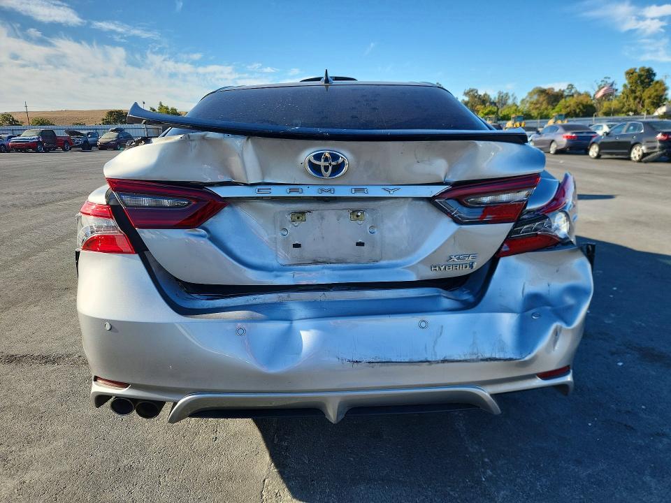 Photo 6 from auction – 2021 TOYOTA CAMRY with VIN 4T1K31AK3MU020002