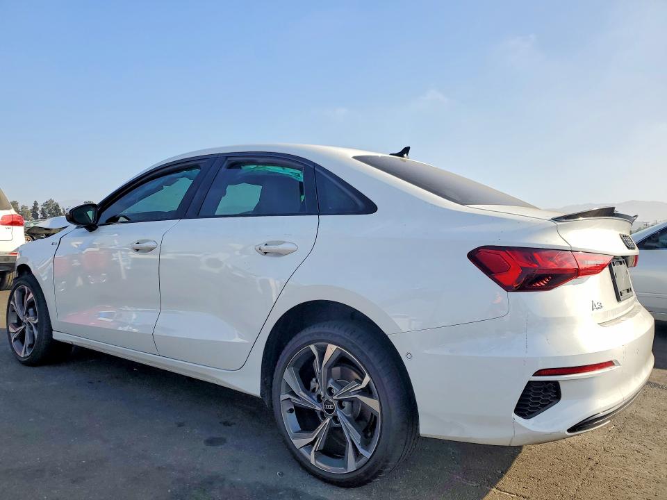 Zdjęcie 2 z aukcji – 2022 AUDI A3 z VIN WAUAUDGY9NA020712
