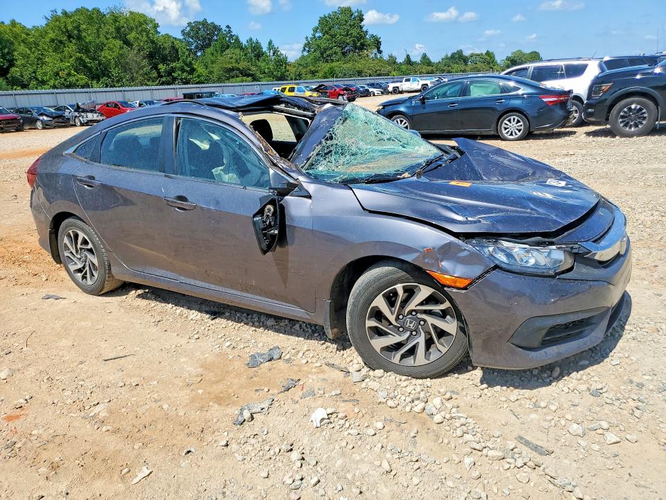 Снимка 4 от търг – 2017 HONDA CIVIC с VIN 2HGFC2F76HH574452