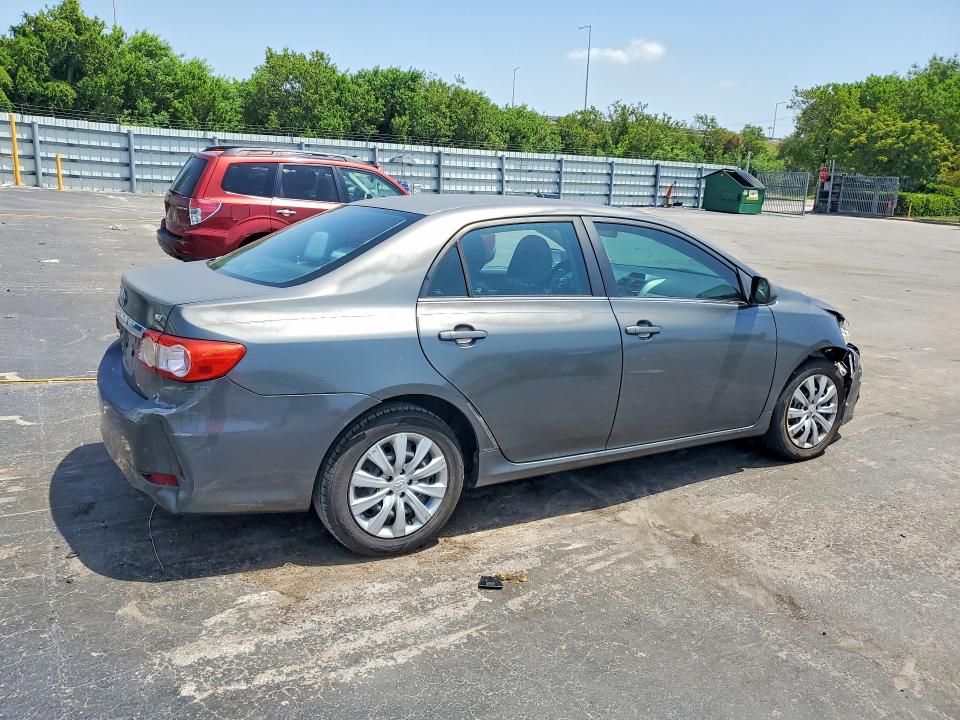 Photo 3 from auction – 2013 TOYOTA COROLLA with VIN 2T1BU4EE3DC127250