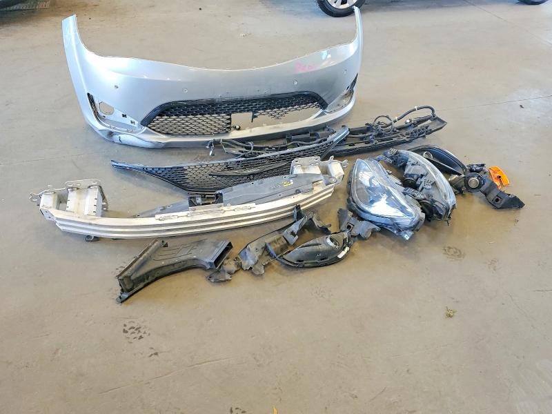 Photo 13 from auction – 2018 CHRYSLER PACIFICA with VIN 2C4RC1BG0JR252305