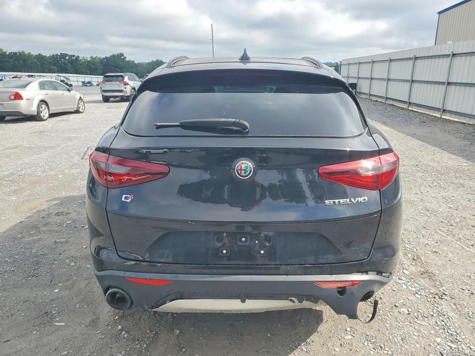 Photo 6 from auction – 2018 ALFA ROMEO STELVIO with VIN ZASFAKNNXJ7B90591