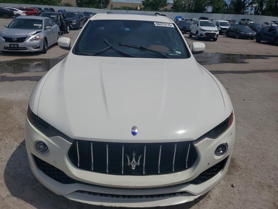 Photo 5 from auction – 2017 MASERATI LEVANTE with VIN ZN661XUA1HX250139