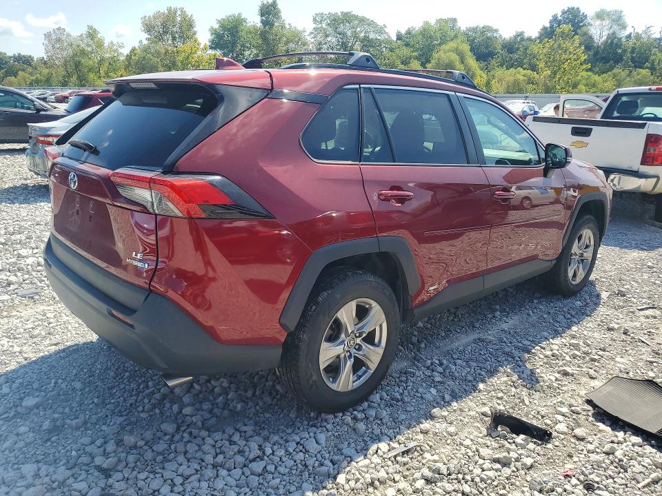 Снимка 3 от търг – 2022 TOYOTA RAV4 с VIN 2T3MWRFV7NW140539
