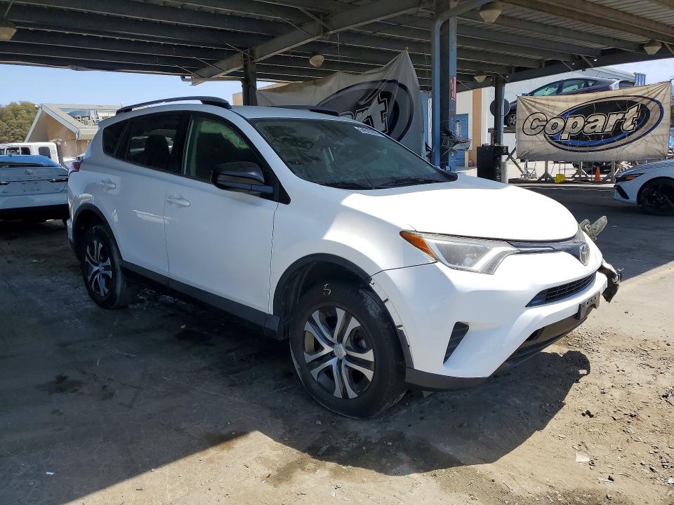 Photo 4 from auction – 2018 TOYOTA RAV4 with VIN JTMZFREV5JJ208255