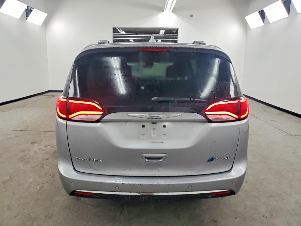 Photo 6 from auction – 2018 CHRYSLER PACIFICA with VIN 2C4RC1N77JR339713