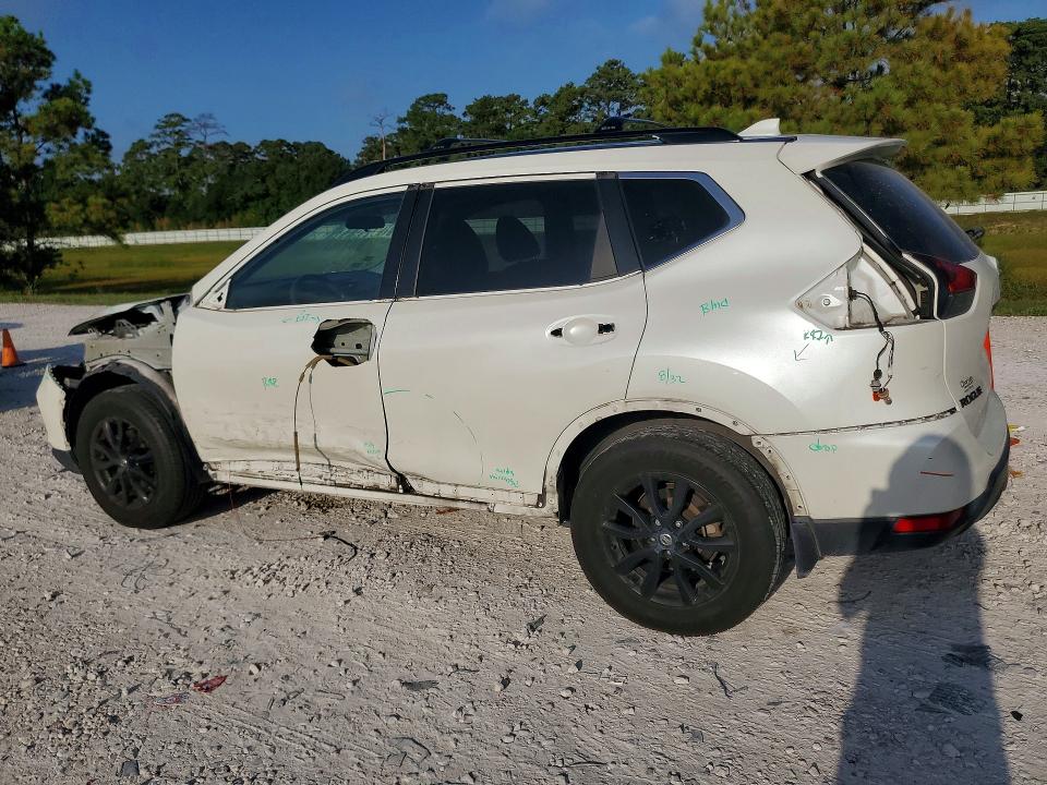 Photo 2 from auction – 2018 NISSAN ROGUE with VIN 5N1AT2MT7JC797953